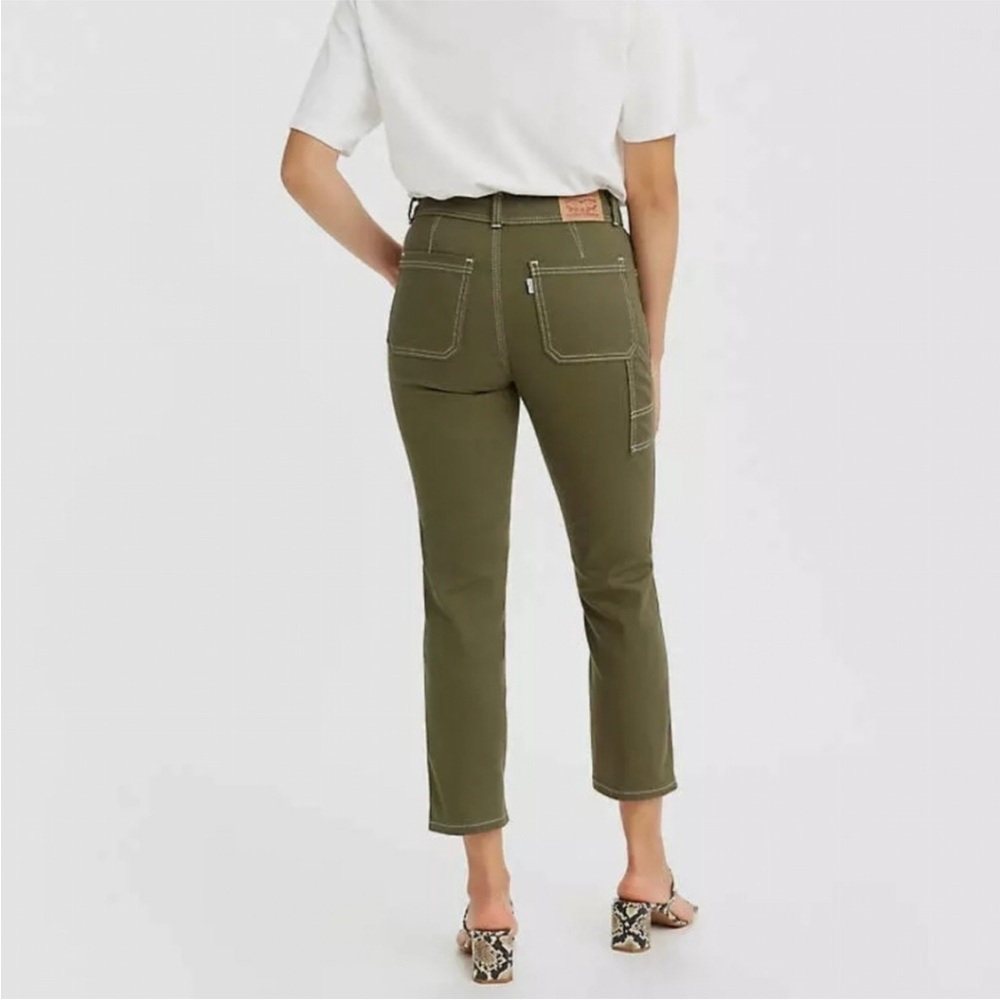 Levi’s 724 High Rise Straight Crop in Olive size 28
